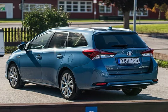 Toyota Auris 2016 photo 2