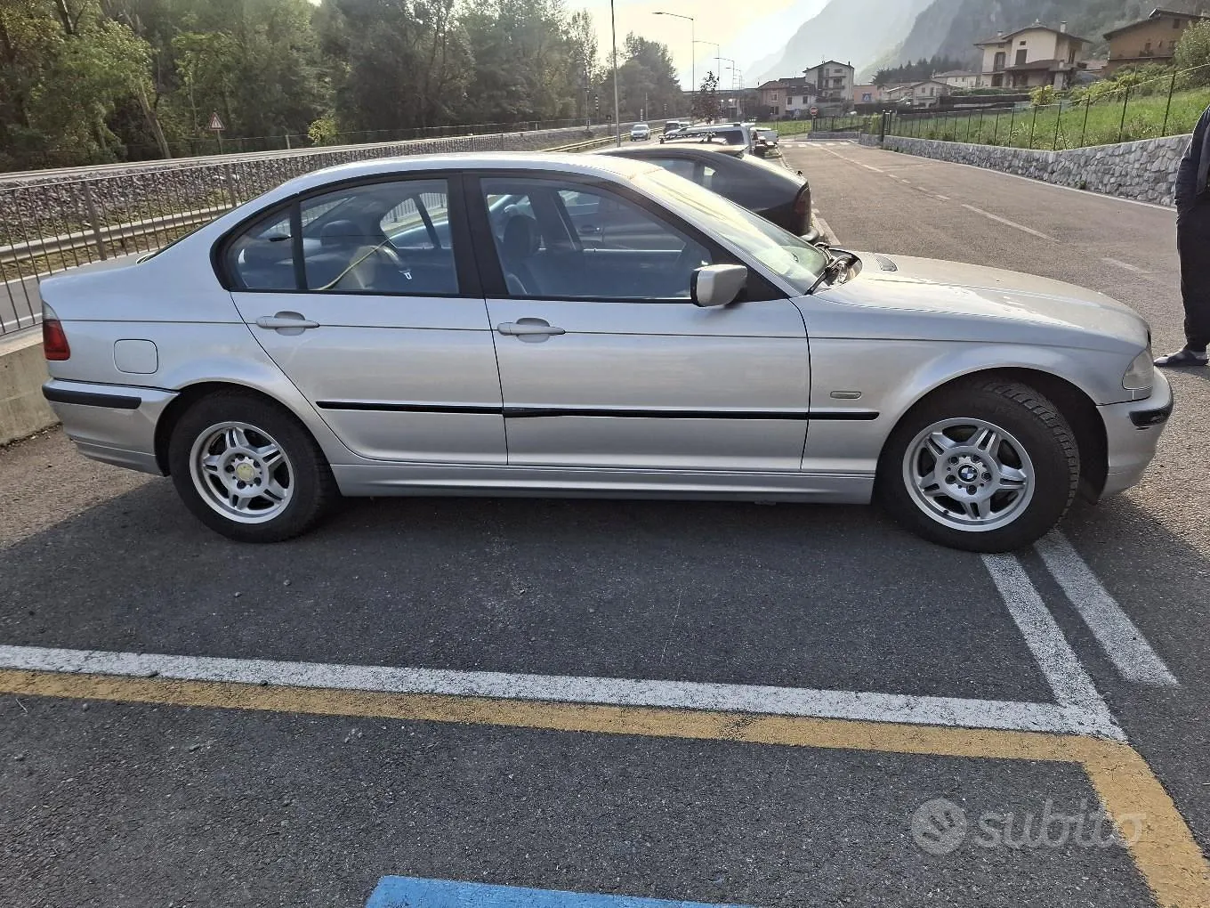 BMW 320D 2001 photo 2