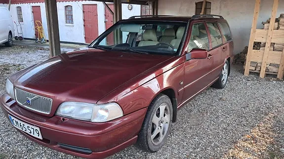 Volvo V70 2000 photo 2