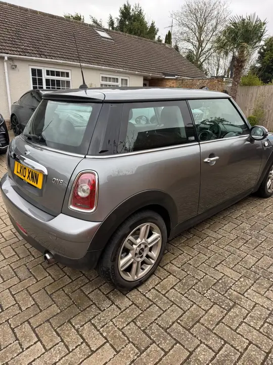 Mini One 2010 photo 2
