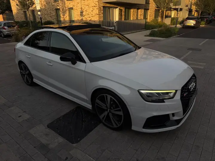 Audi Rs3 2017 photo 2