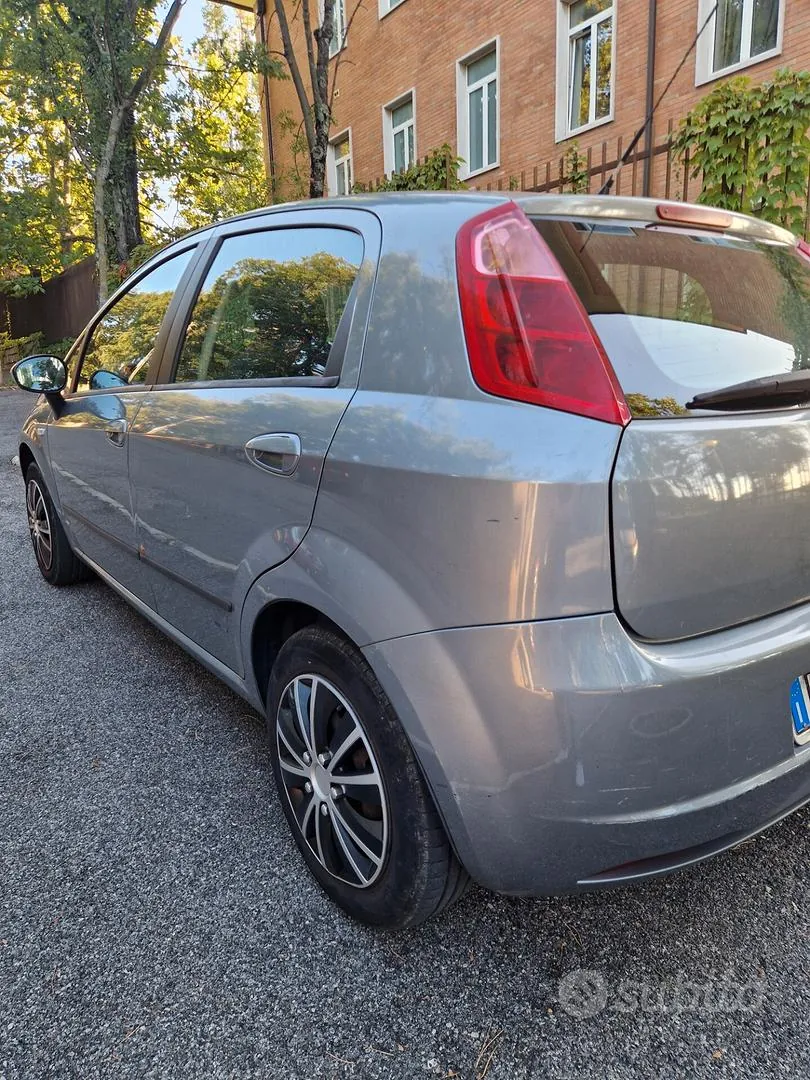 Fiat Grande Punto 2009 photo 5