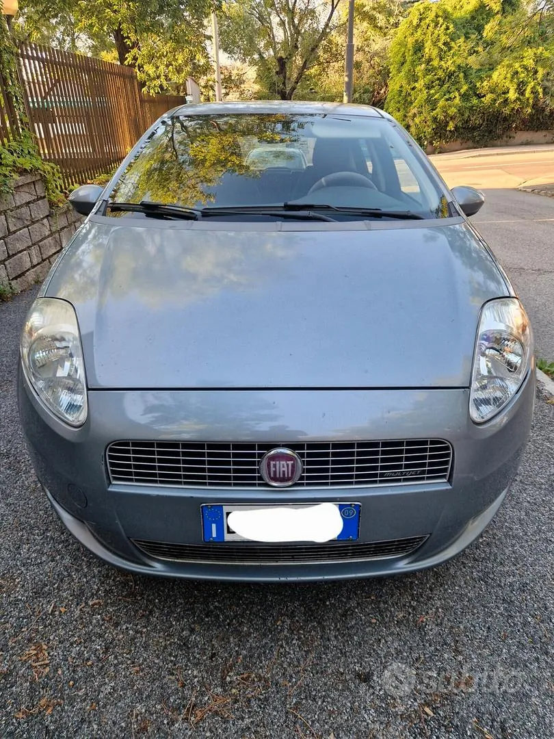 Fiat Grande Punto 2009 photo 2