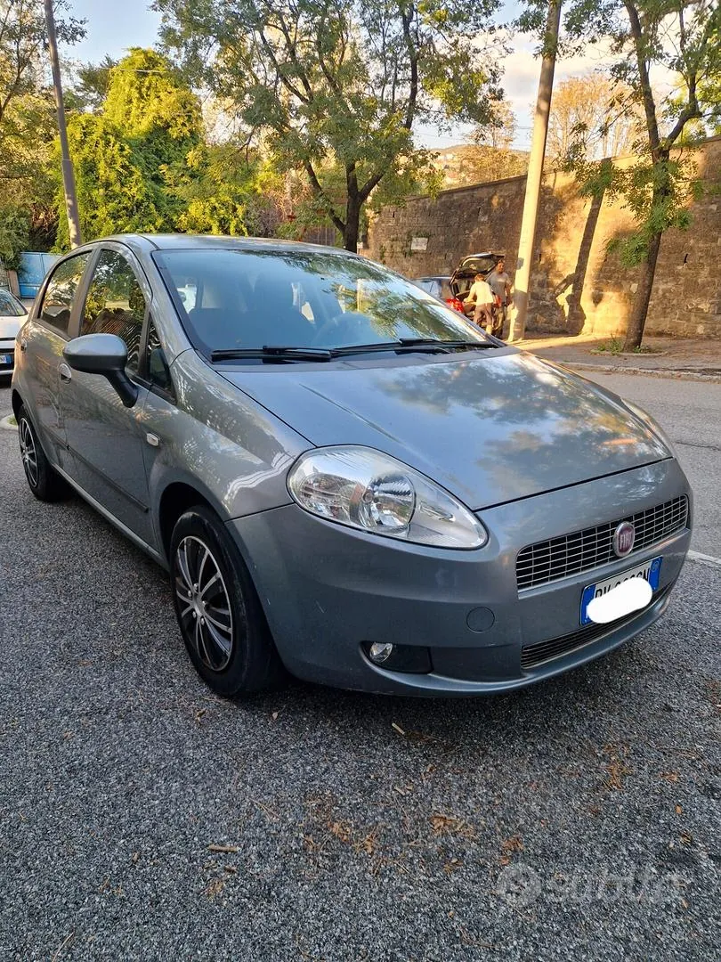 Fiat Grande Punto 2009 photo 3