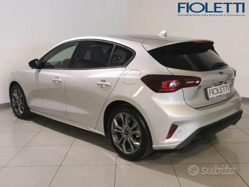 Ford Focus 2025 photo 2