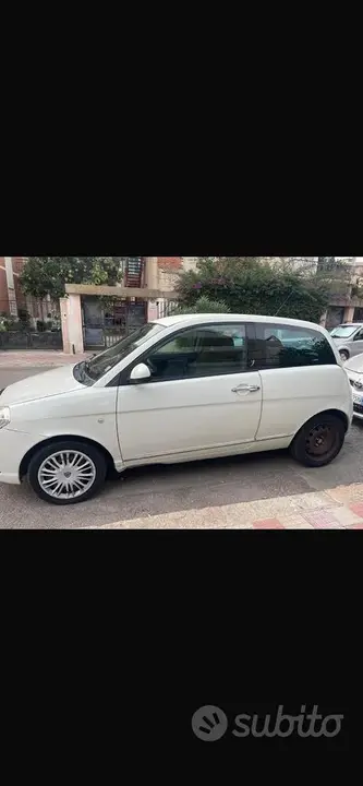 Lancia Ypsilon 2010 photo 3