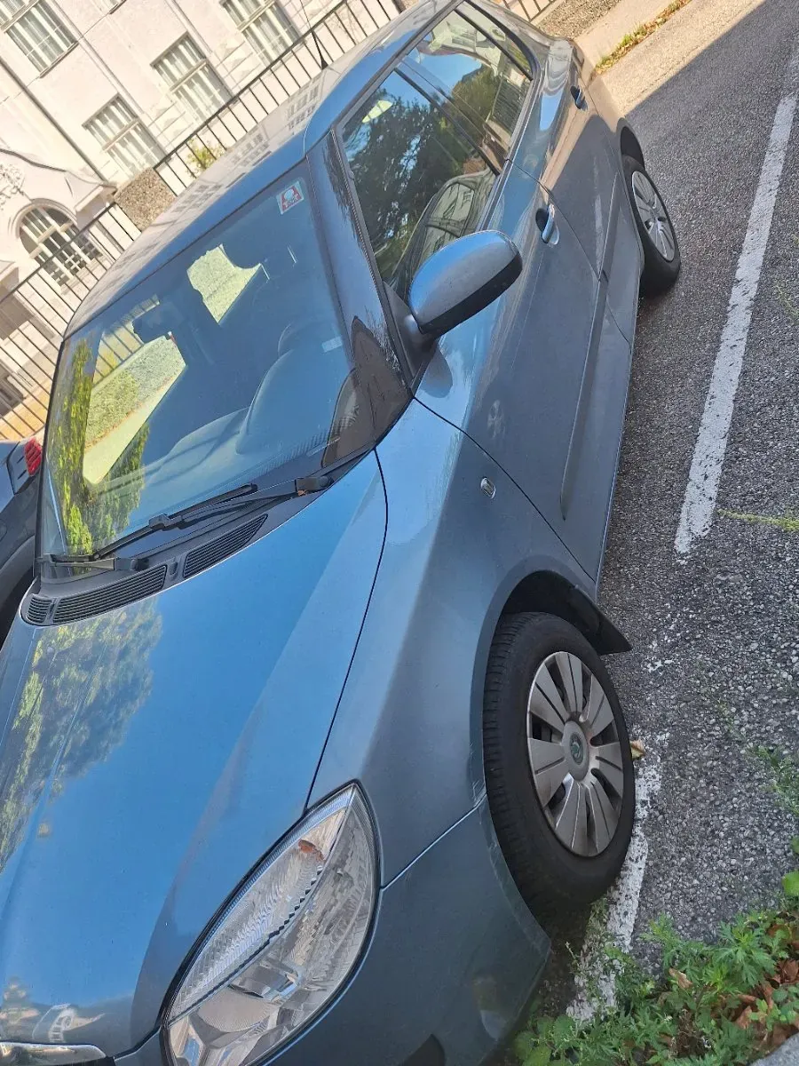 Skoda Fabia 2008 photo 3