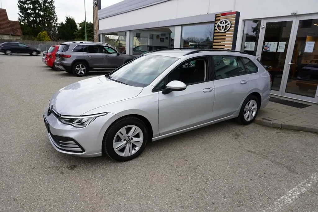 Volkswagen Golf 2024 photo 2