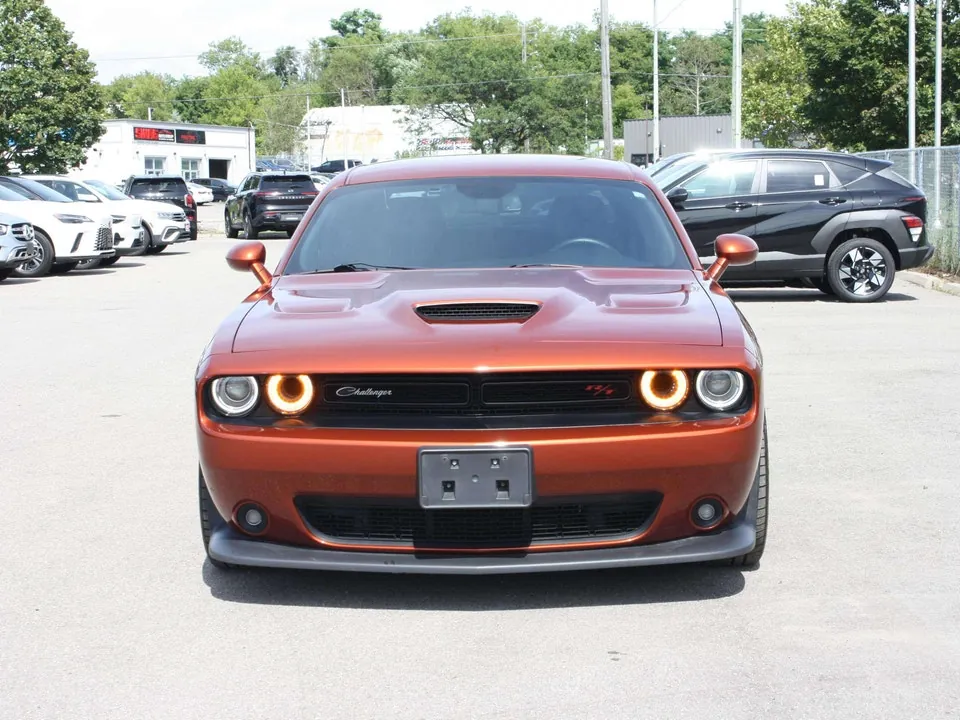 Dodge Challenger 2022 photo 2