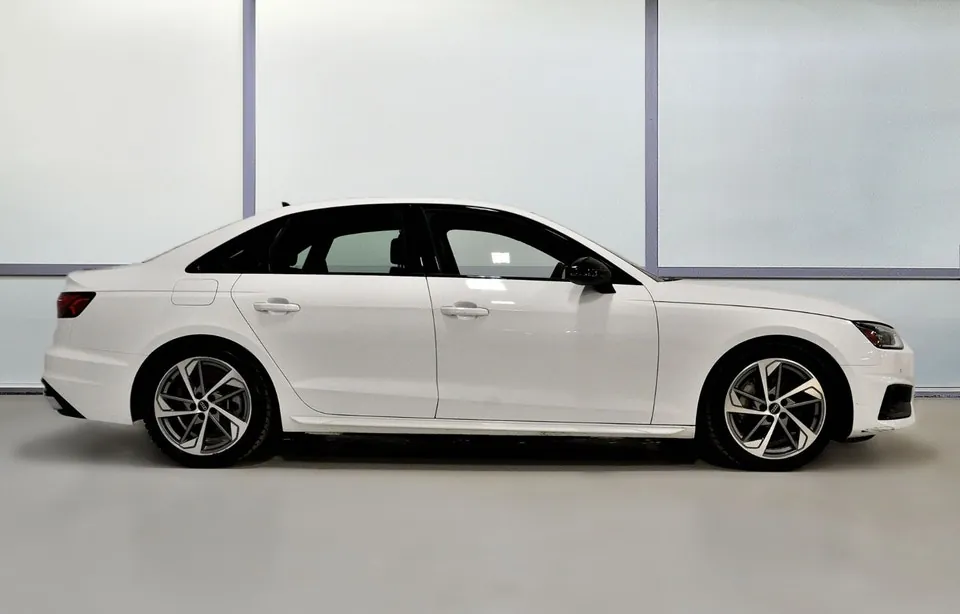 Audi A4 2024 photo 5