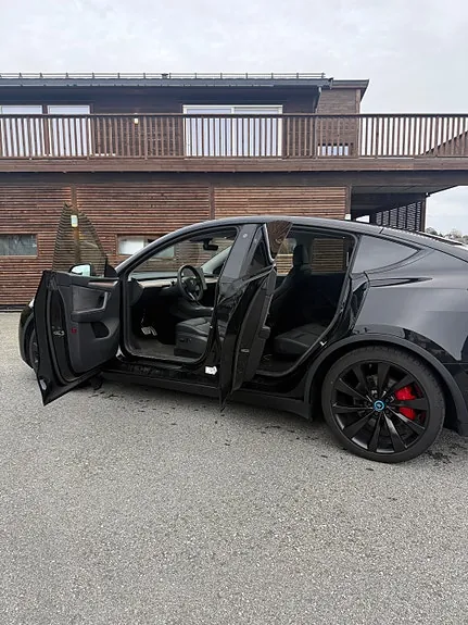 Tesla Model Y 2022 photo 5