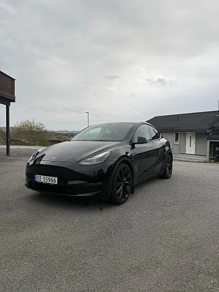 Tesla Model Y 2022 photo 2