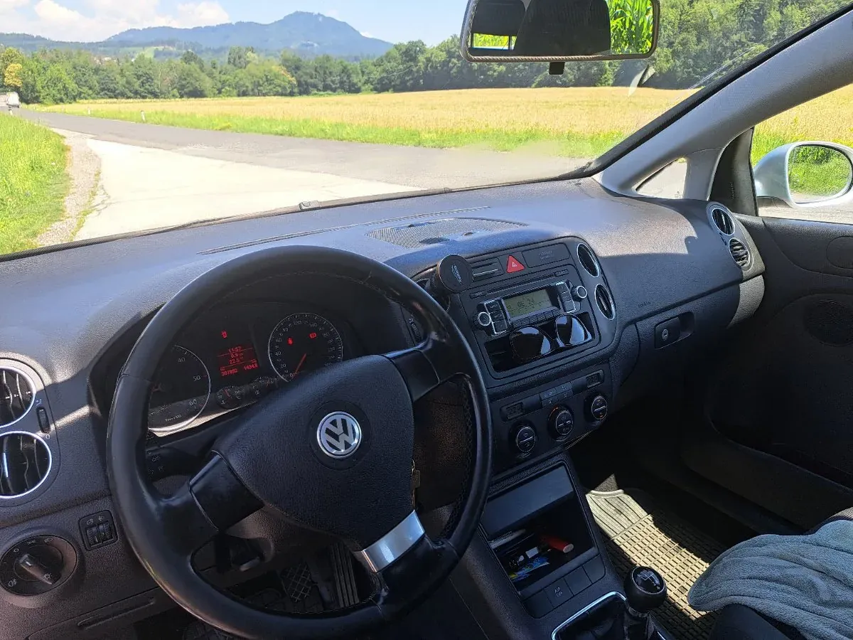 Volkswagen Golf 2009 photo 3