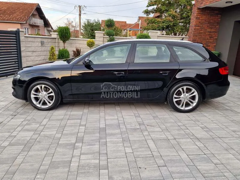 Audi A4 2010 photo 4