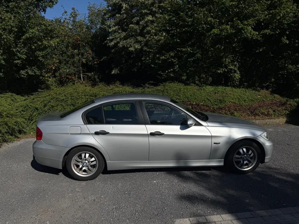 BMW 320I