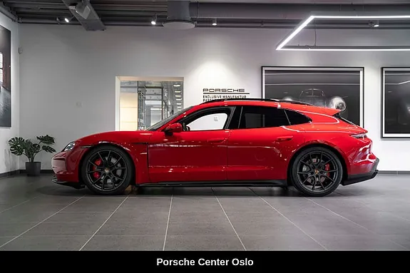 Porsche Taycan Gts 2026 photo 2