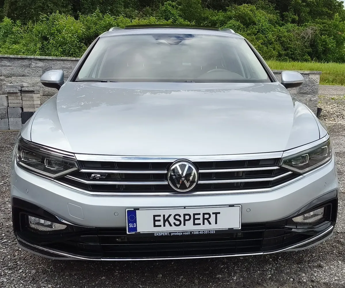 Volkswagen Passat 2023 photo 2