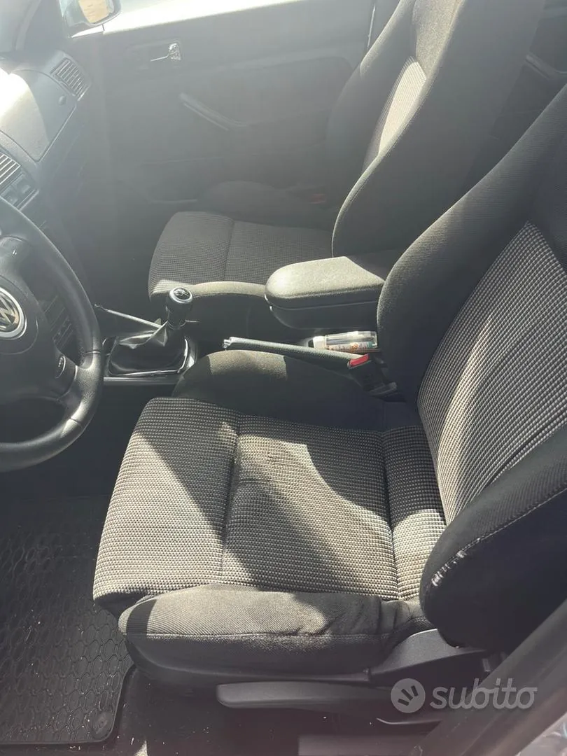 Volkswagen Golf 2001 photo 3