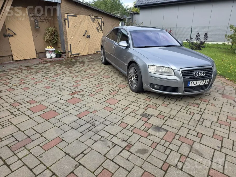 Audi A8 2005 photo 2