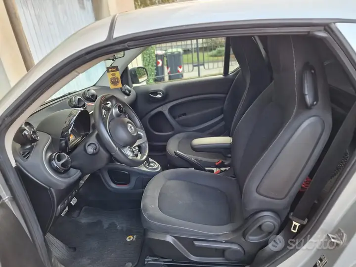 Smart Fortwo 2019 photo 5