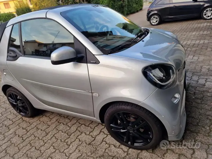 Smart Fortwo 2019 photo 3