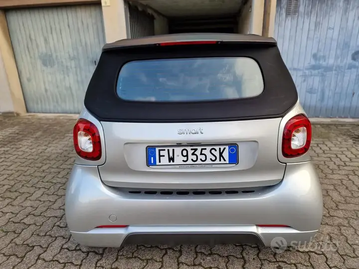 Smart Fortwo 2019 photo 2