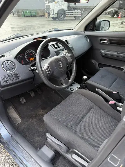 Suzuki Swift 2006 photo 4