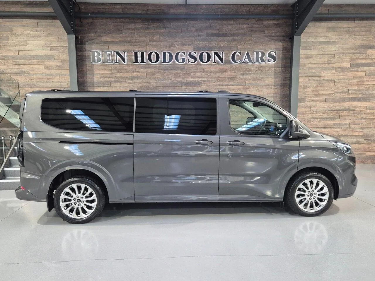 Ford Tourneo Custom 2025 photo 4