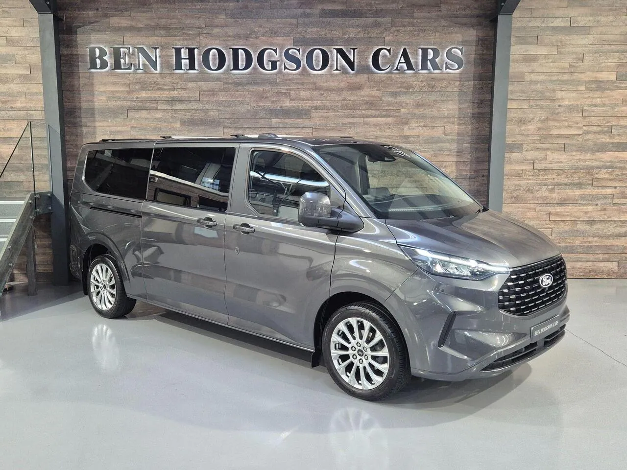 Ford Tourneo Custom 2025 photo 3