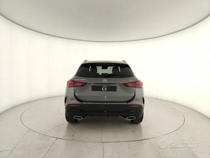 Mercedes-Benz Gla photo 4