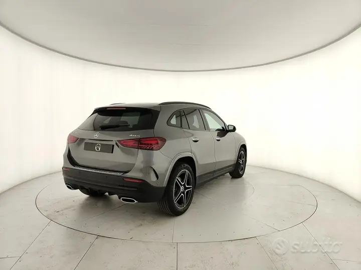 Mercedes-Benz Gla photo 3