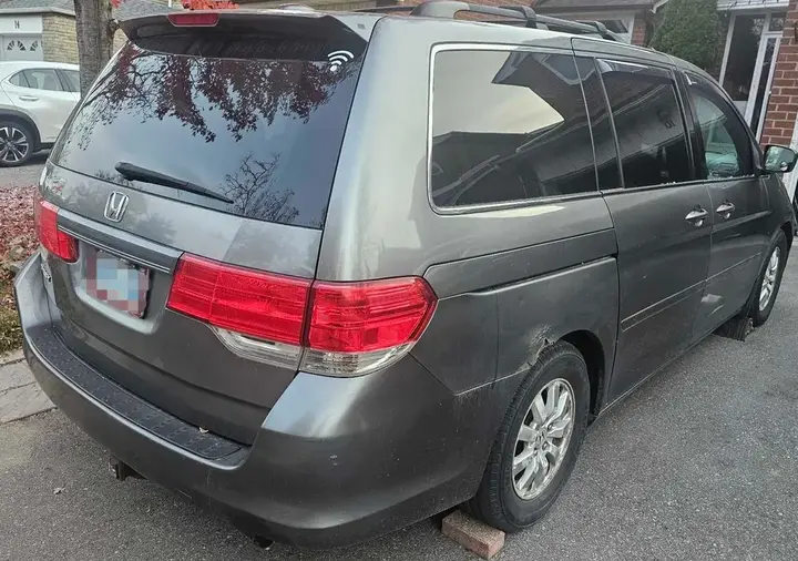 Honda Odyssey 2009 photo 2
