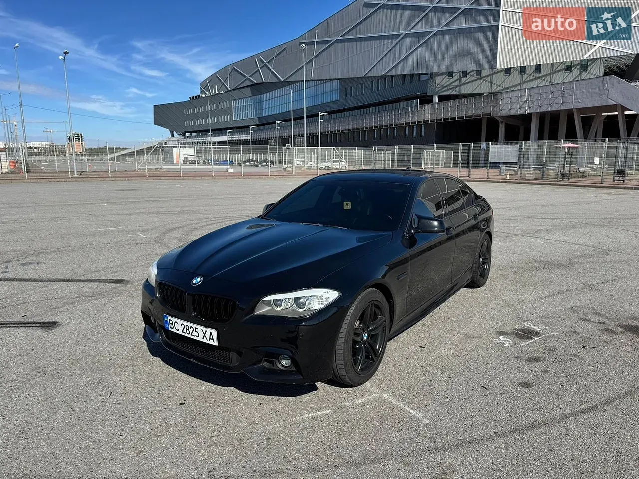 BMW 5 Series 2012 photo 2