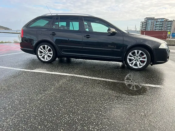 Skoda Octavia 2008 photo 2