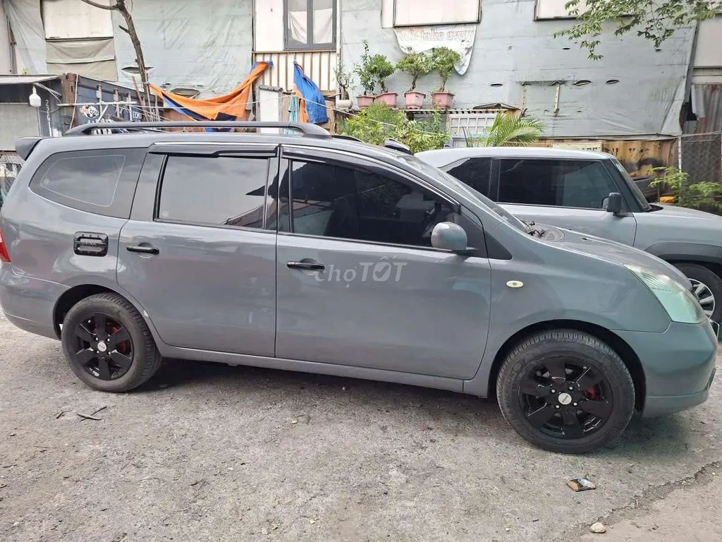 Nissan Livina 2011 photo 5