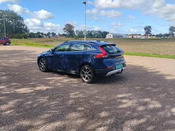 Volvo V40 Cross Country 2016 photo 3