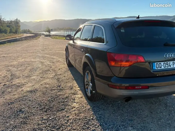Audi Q7 2006 photo 2