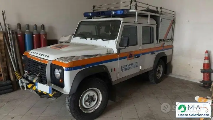 Land Rover Defender 2012 photo 2