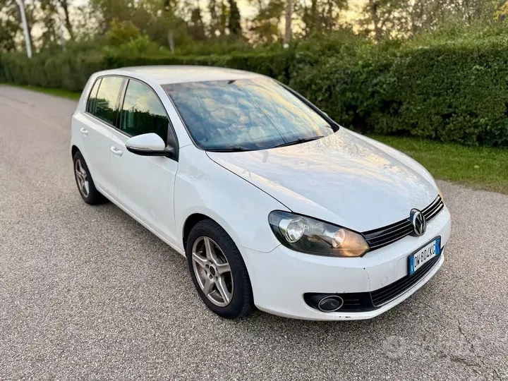 Volkswagen Golf 2010 photo 2