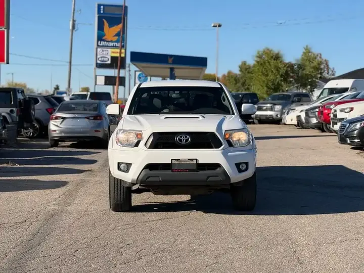 Toyota Tacoma 2013 photo 2