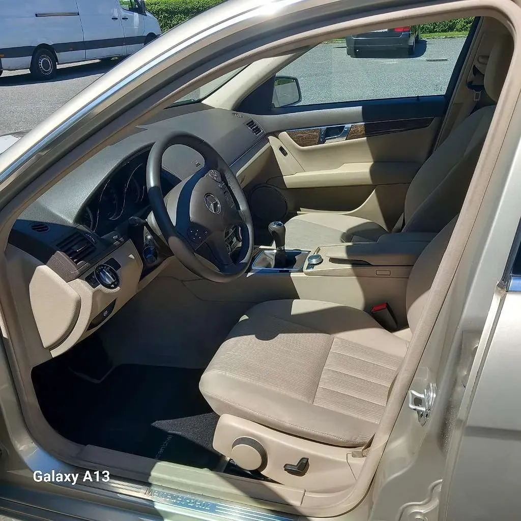 Mercedes-Benz C-Class 2009 photo 3