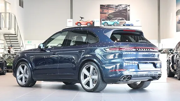 Porsche Cayenne 2024 photo 2