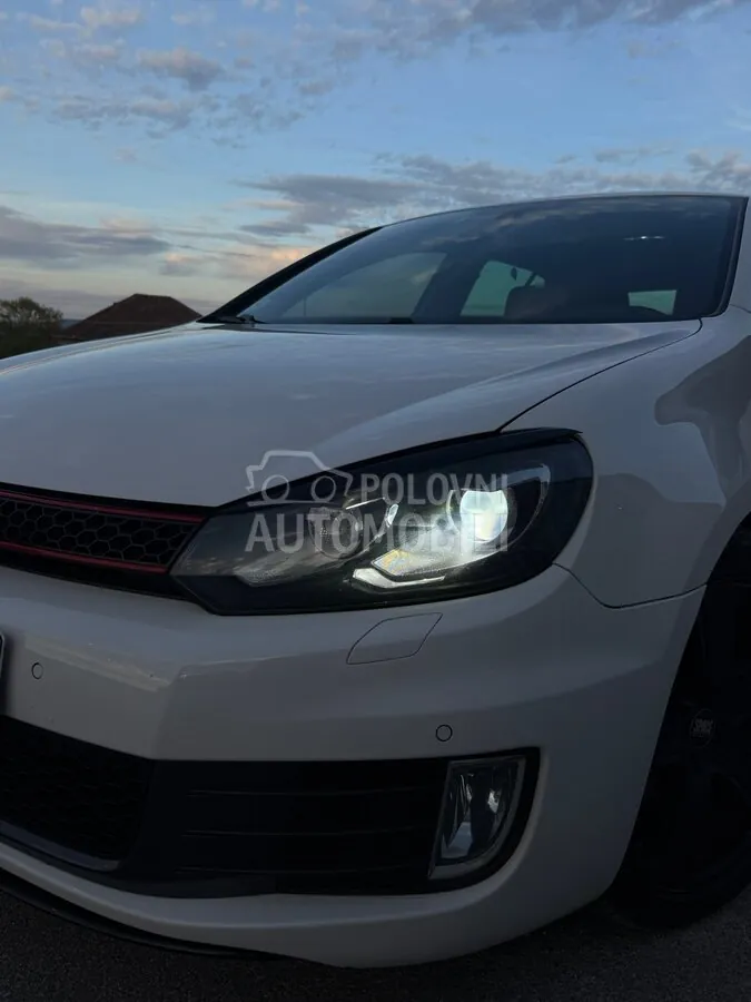 Volkswagen Golf 2010 photo 5