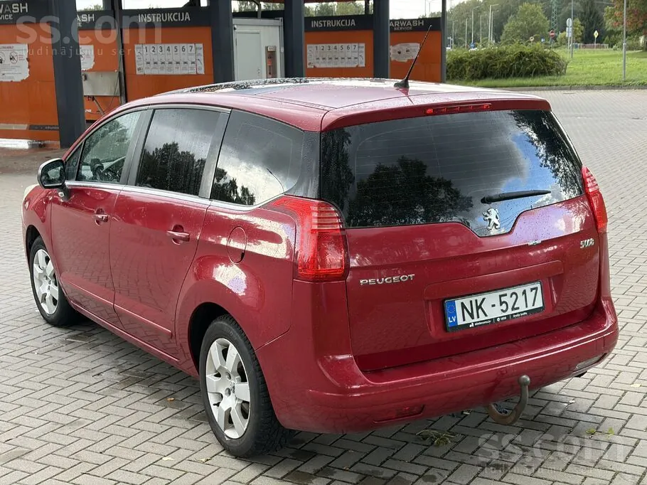 Peugeot 5008 2010 photo 3