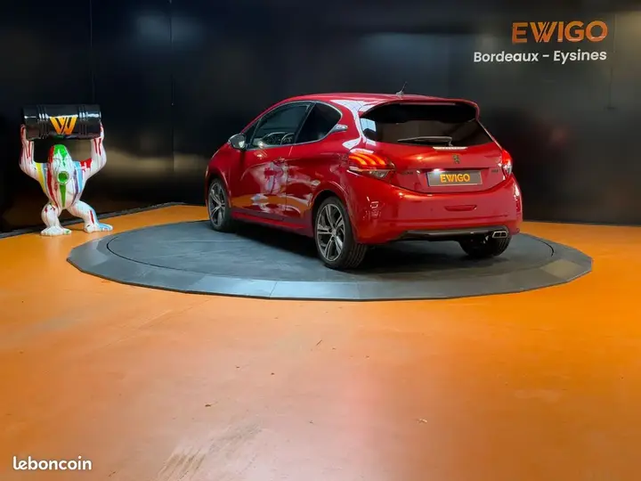 Peugeot 208 2013 photo 2