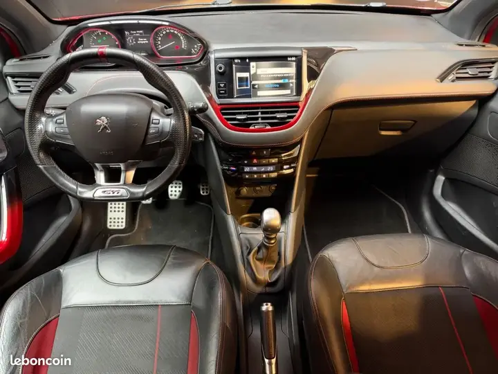 Peugeot 208 2013 photo 3