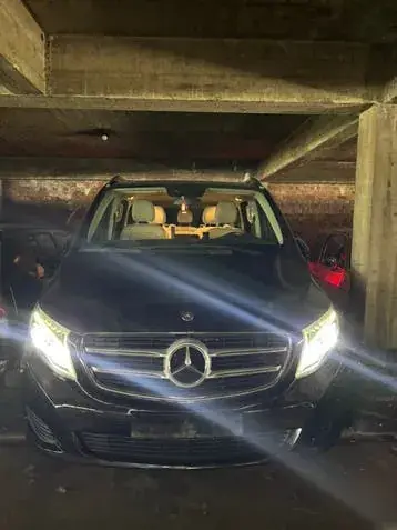 Mercedes-Benz V220D