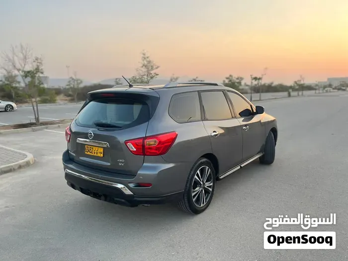 Nissan Pathfinder 2018 photo 2