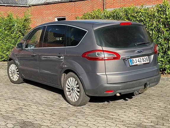 Ford S-Max 2013 photo 2