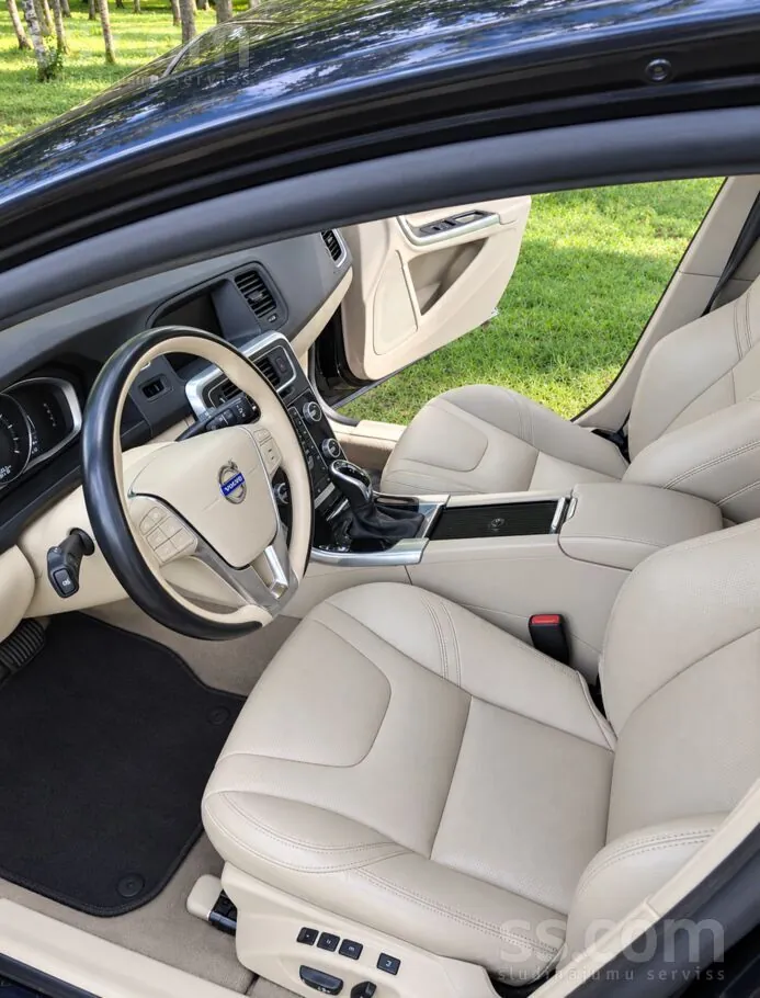 Volvo S60 2015 photo 2